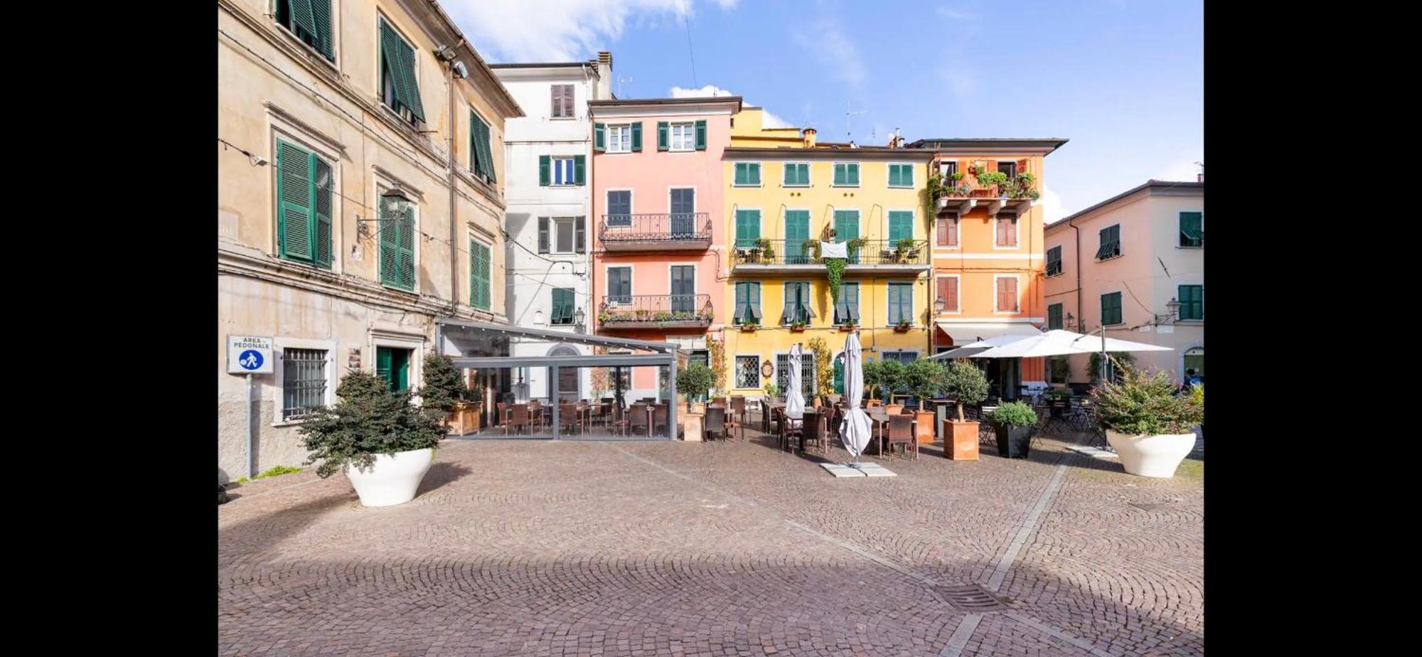 Cocoon, Atypical Flat In Historic Center & Breakfast Appartement Sarzana Buitenkant foto