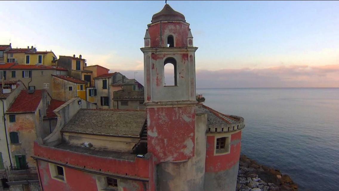 Cocoon, Atypical Flat In Historic Center & Breakfast Appartement Sarzana Buitenkant foto